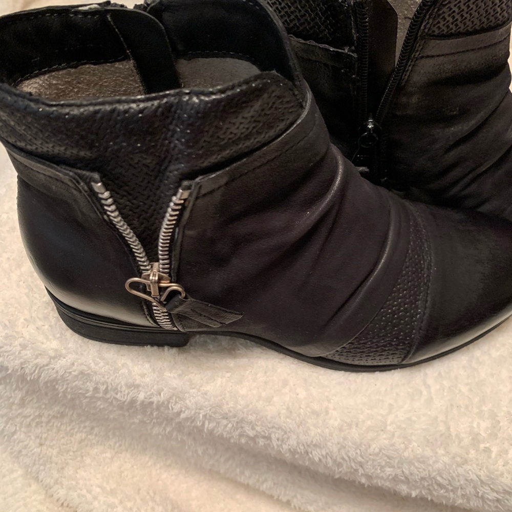 Miz Mooz Textured Black Ankle Booties - Picture 2 of 13